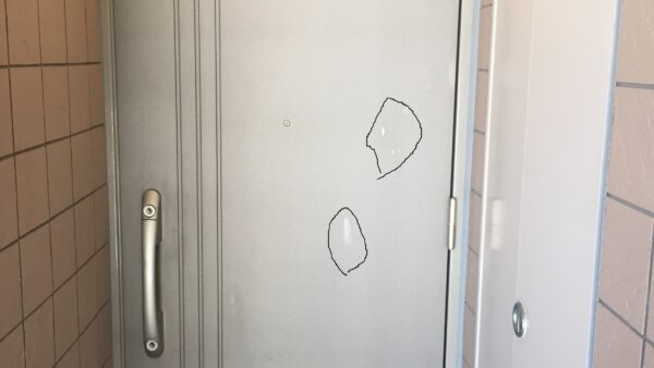 補修例　玄関ドア