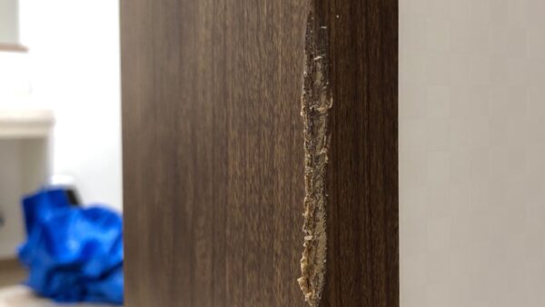 補修例　ドア枠傷